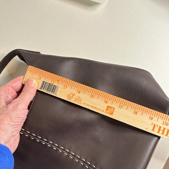 Liz Claiborne Shoulder Bag Chocolate Brown Silver Hardware Adjustable Strap - Picture 6 of 9